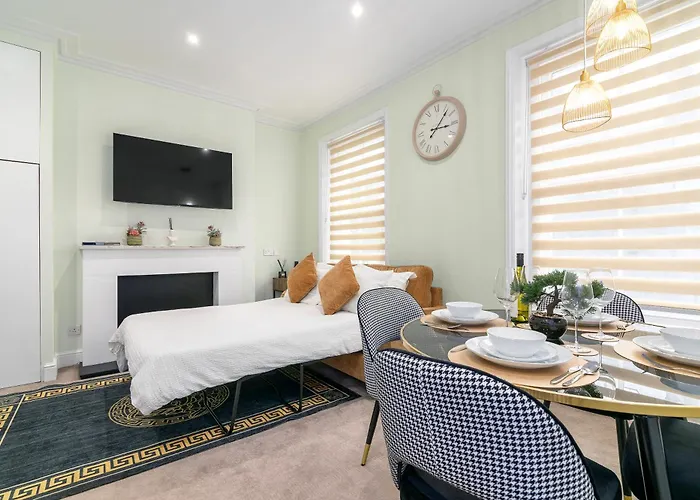1 Bed Flat 5 Min From Holland Park Station! London