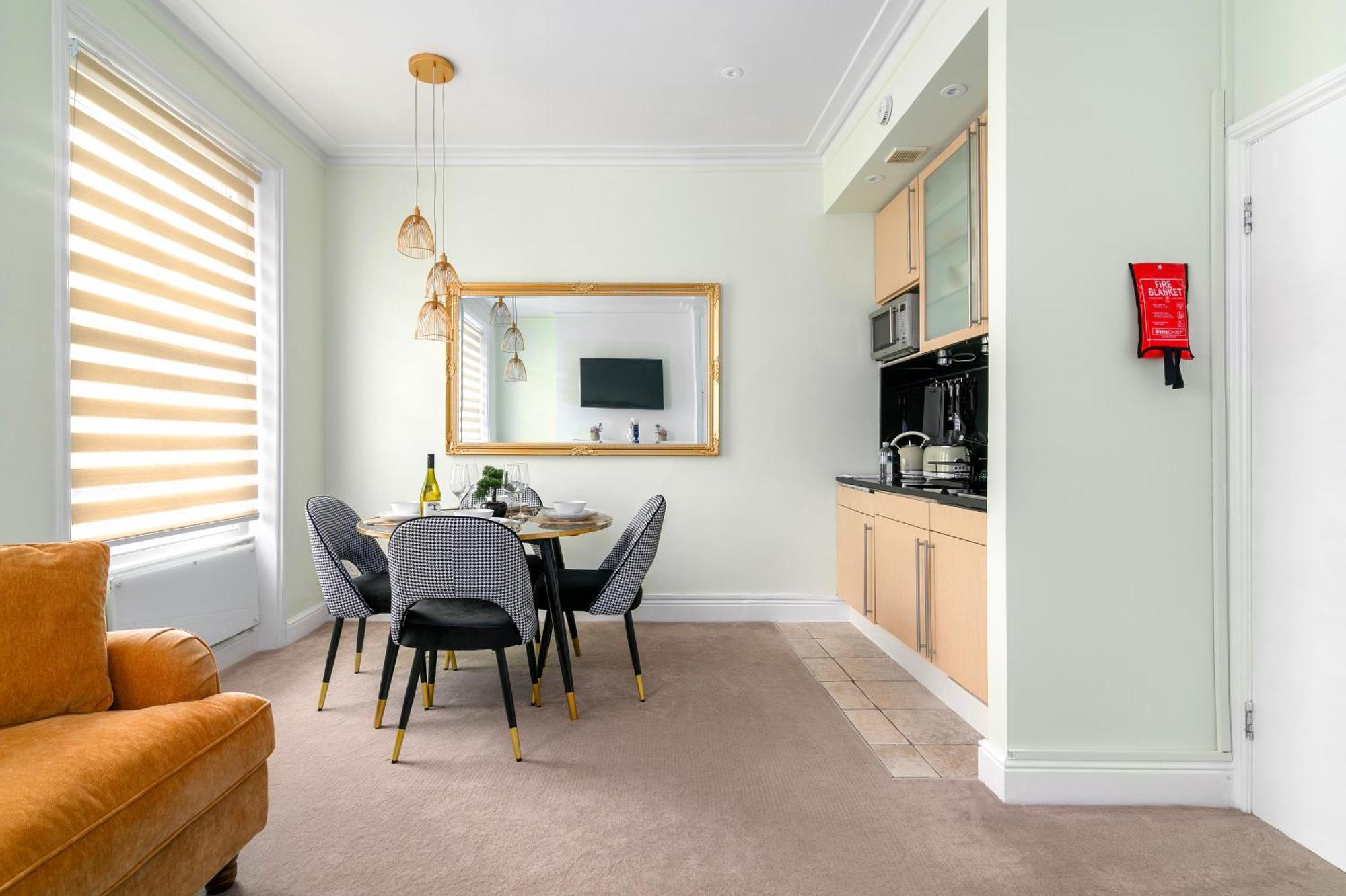 1 Bed Flat 5 Min From Holland Park Station! London