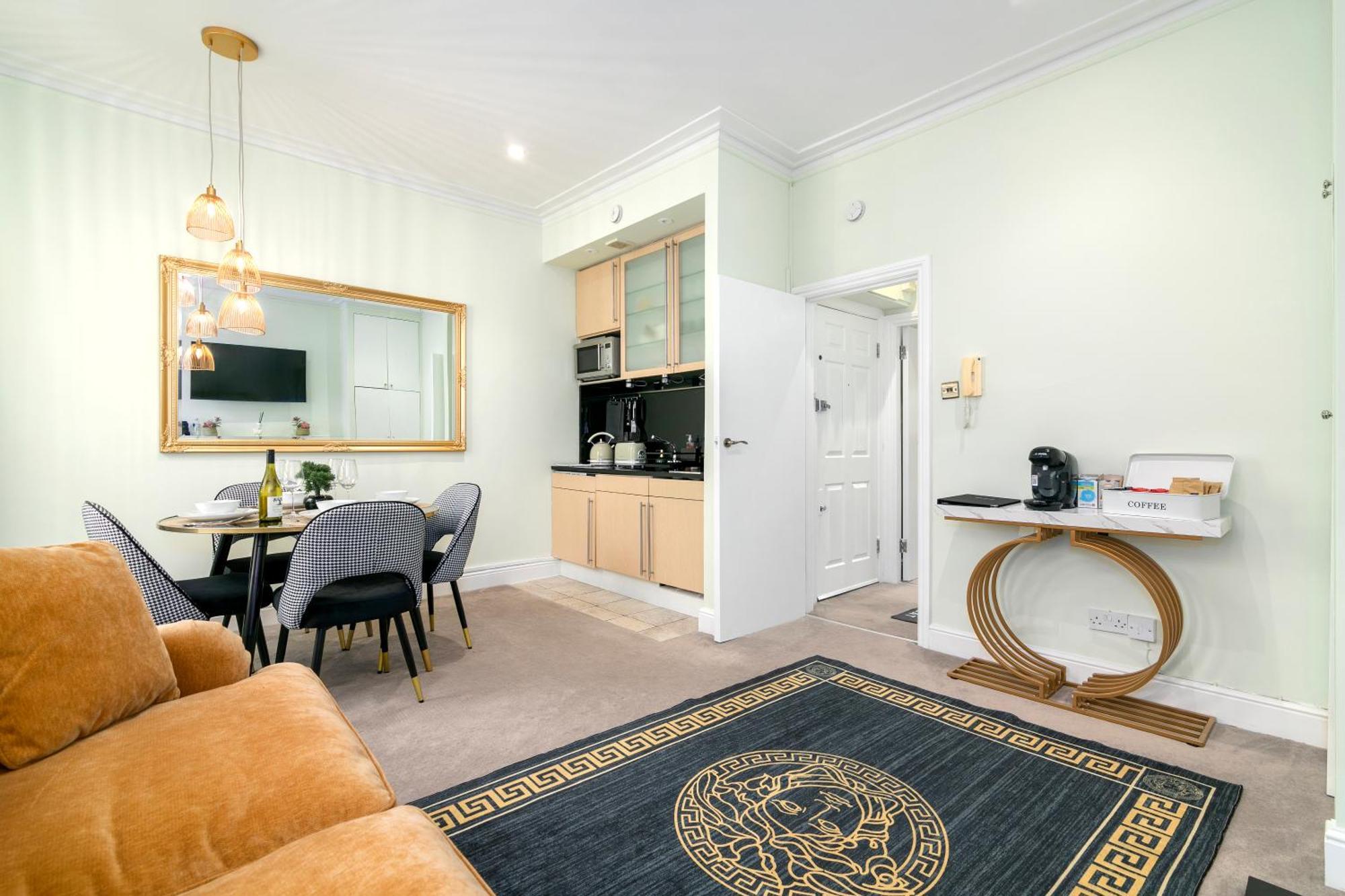 1 Bed Flat 5 Min From Holland Park Station! London Appartamento