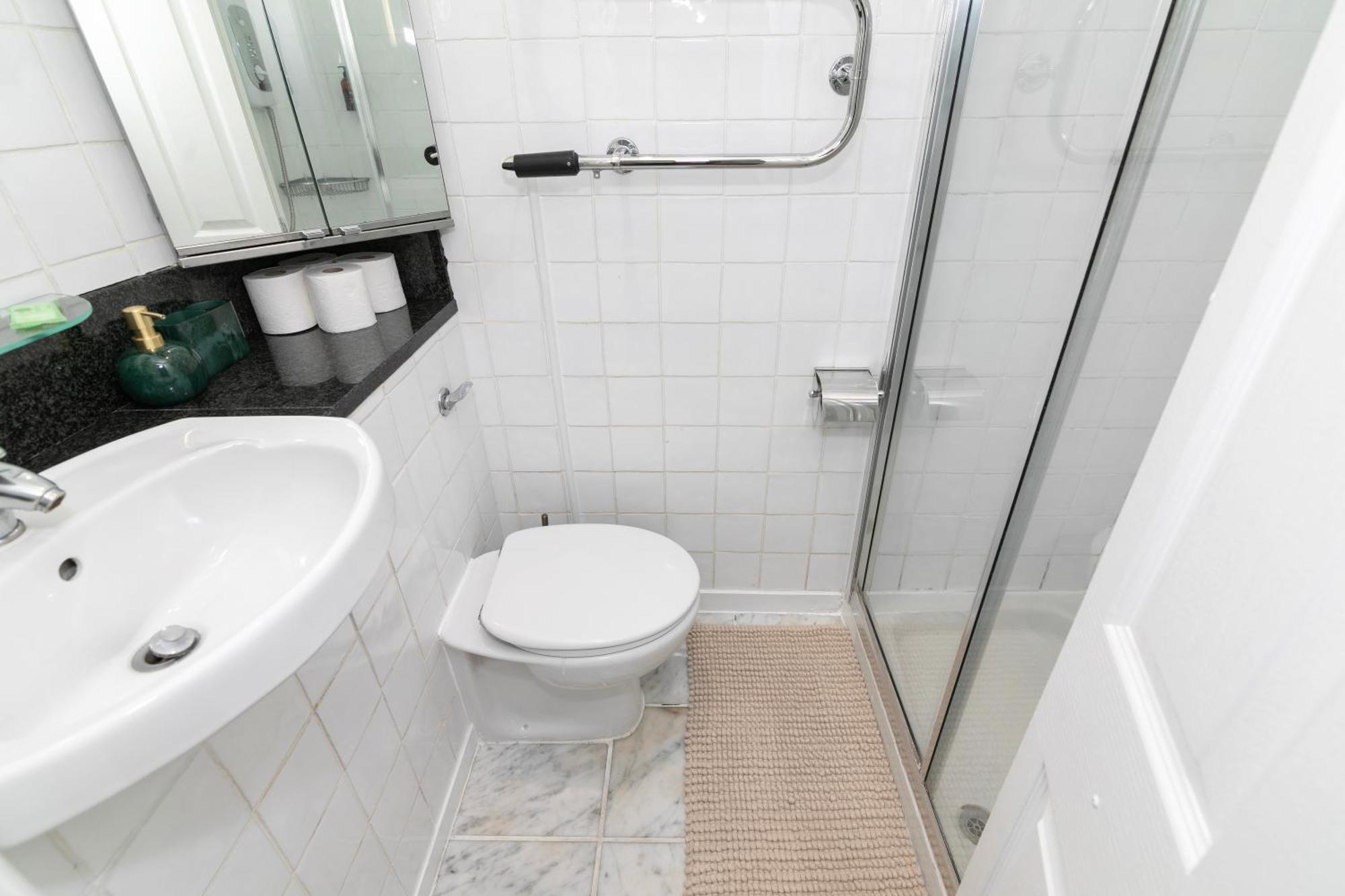 1 Bed Flat 5 Min From Holland Park Station! London Appartamento Londra