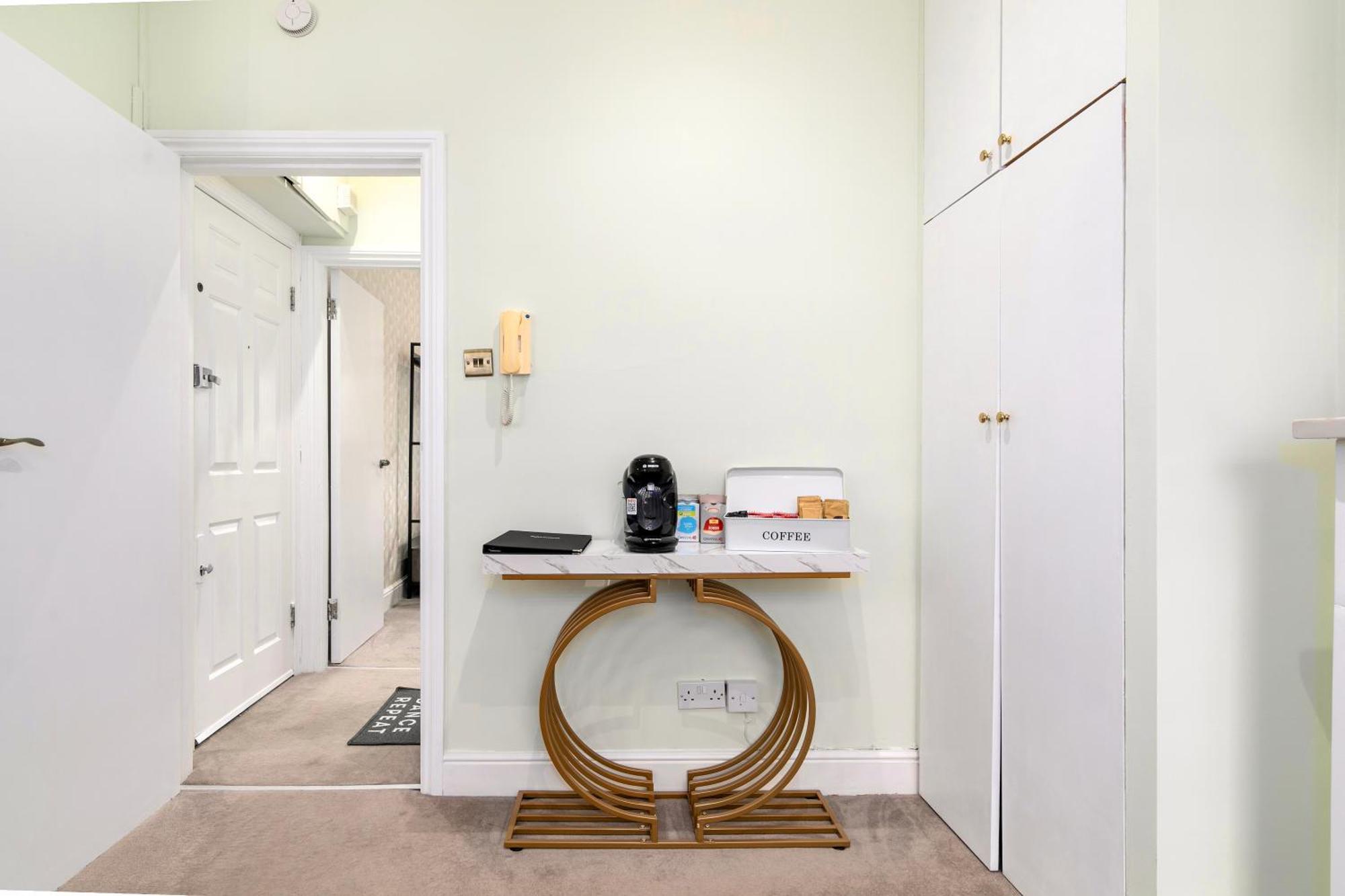 Apartment 1 Bed Flat 5 Min From Holland Park Station! London London