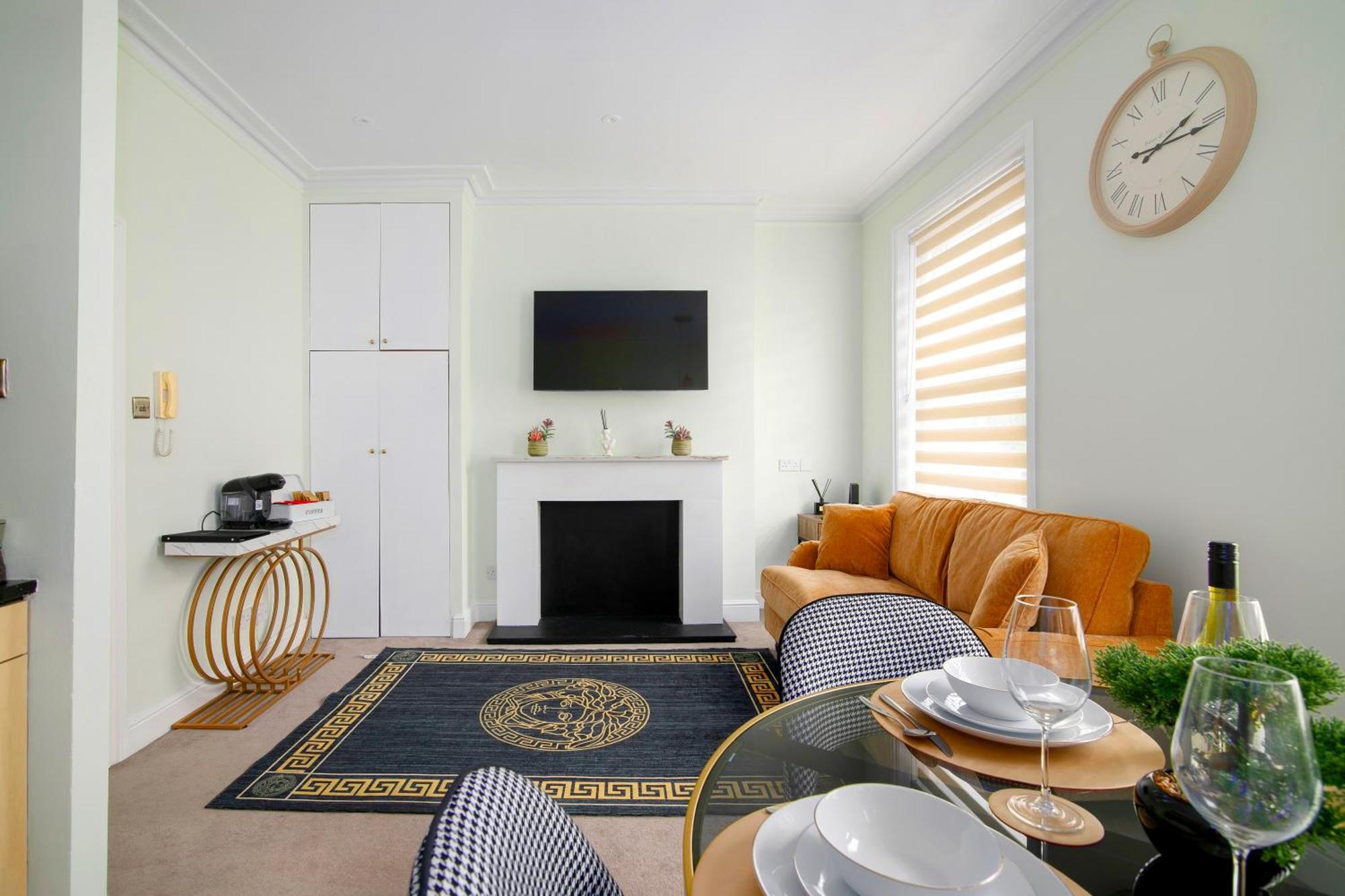 1 Bed Flat 5 Min From Holland Park Station! London
